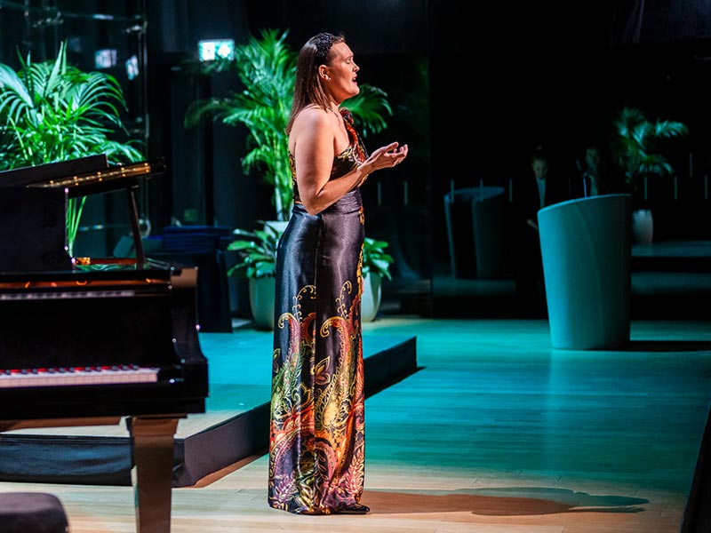 farkas-anna Az énekesnő